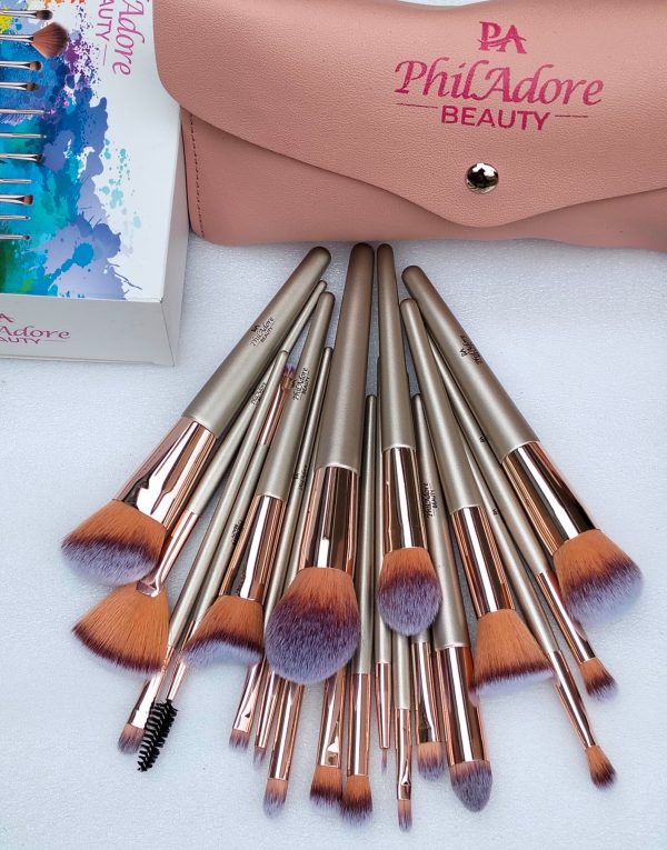 PhilAdore Beauty 20 Pieces Luxe Brush Set - Image 5