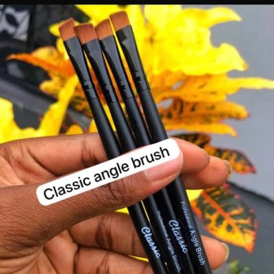 Classic Makeup Angle Brush