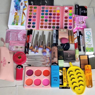 Clock-it Personal Makeup Kit Plus Free Shipping and Bag