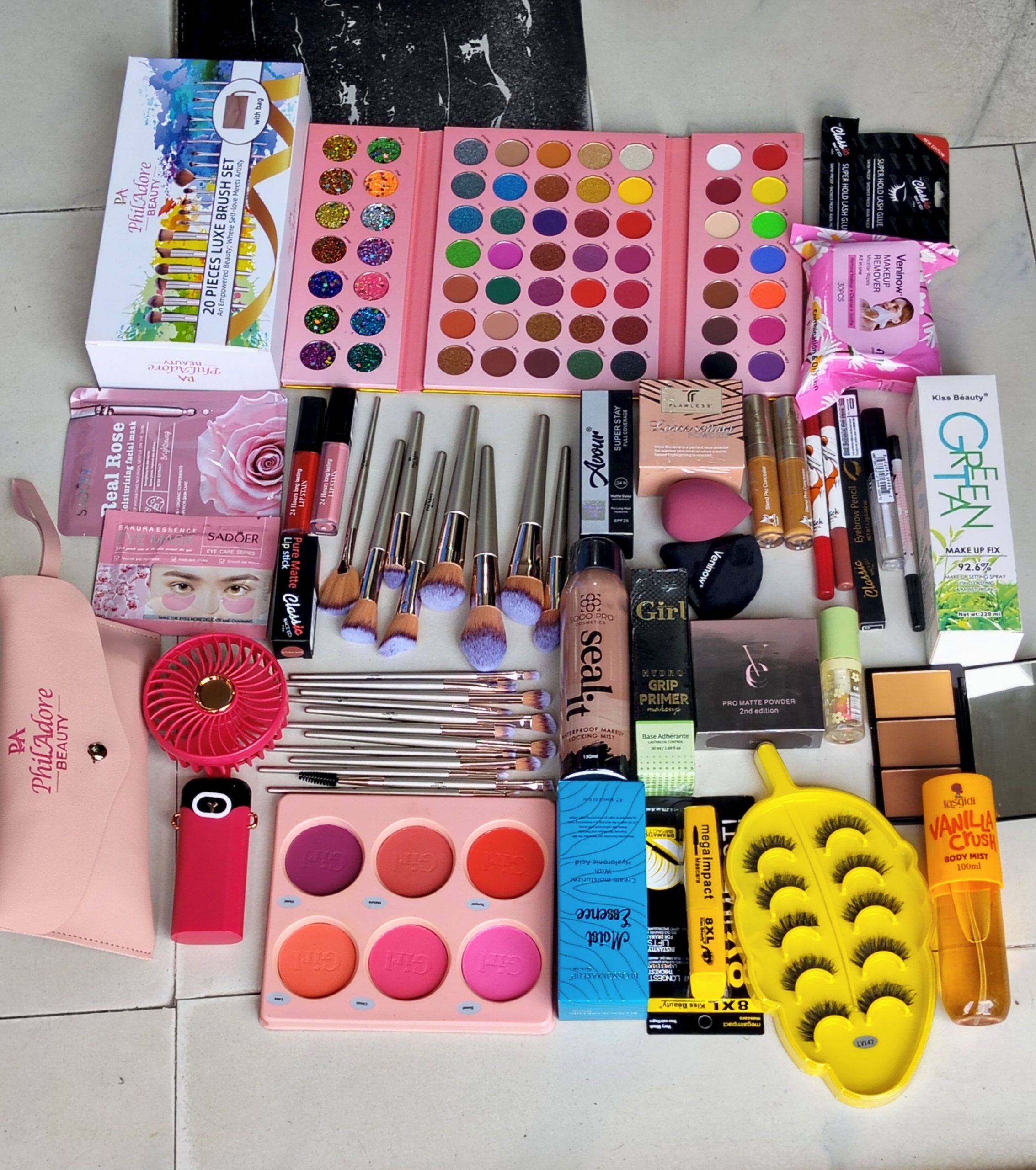 Clock-it Personal Makeup Kit Plus Free Shipping and Bag