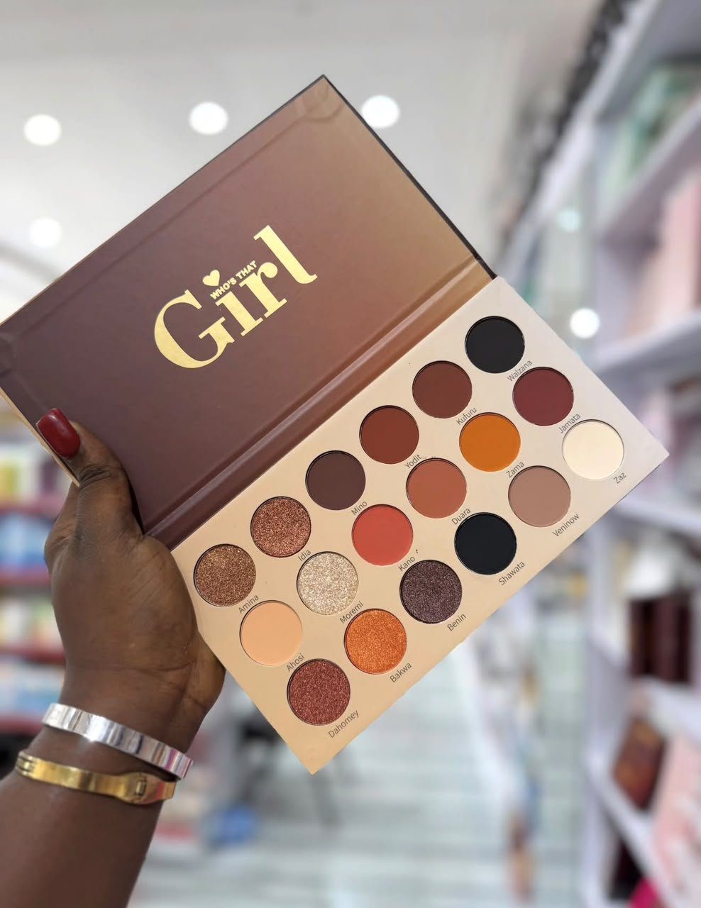 Girl Nude Glow 18 Color Eyeshadow Palette - Image 2